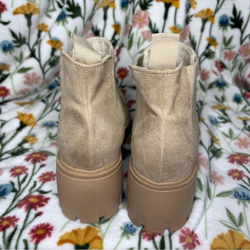 Soda Chunky Chelsea Ankle Boots in Light Brown - Picture 4 of 4